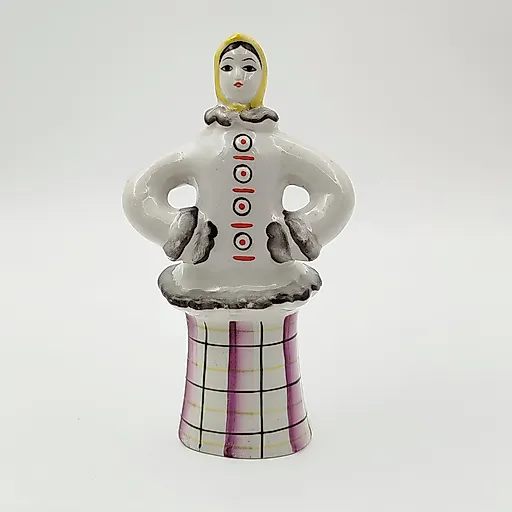 Фарфоровая статуэтка "Девушка в зимнем пальто", Гжель, Турыгинский завод, СССР