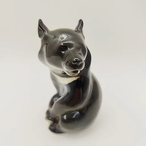 Фарфоровая статуэтка "Гималайский медведь" скульптора Веселова, ЛФЗ, СССР