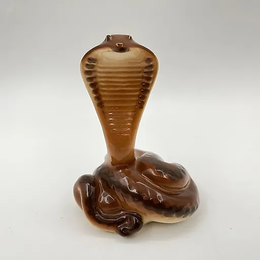 Фарфоровая статуэтка "Королевская кобра" авторства М.А. Сорокина, ЛФЗ, СССР, 1970-1986 гг.