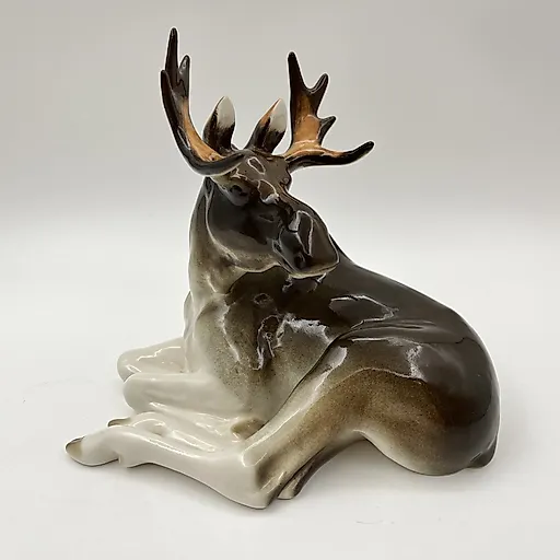 Фарфоровая статуэтка "Лось" скульптора Веселова, ЛФЗ, 1991-2005 гг.