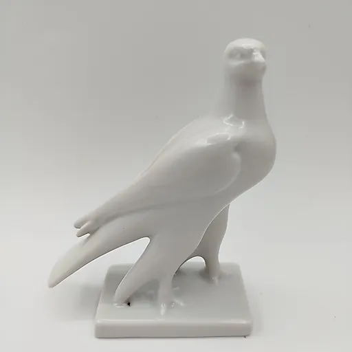 Фарфоровая статуэтка "Сокол" авторства Сотникова А.Г., Дулевский завод, СССР, 1968-1991 гг.