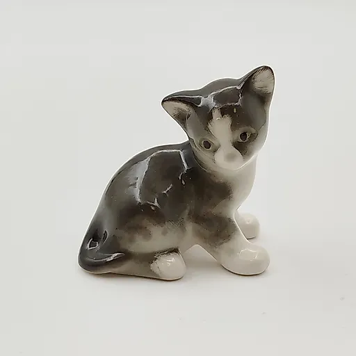 Фарфоровая статуэтка Котенок Парамоша, скульптор Трофимова, СССР 1980-е