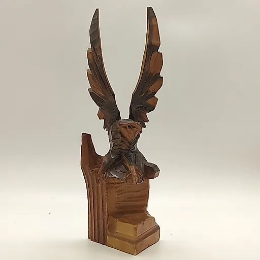 Резная деревянная статуэтка Орёл с лаковым покрытием, СССР, 1970-1990 годы