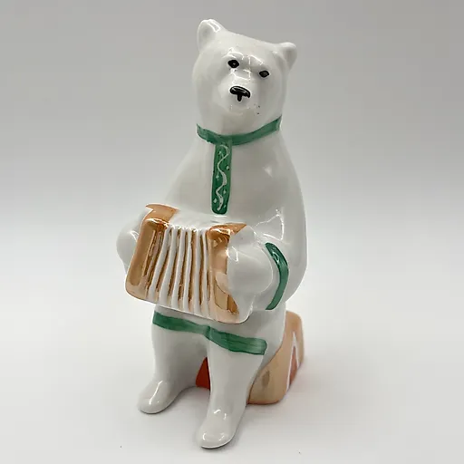Фарфоровая статуэтка "Медведь с гармошкой" из серии "Цирковые медведи", Дулевский завод, СССР, 1986 г.