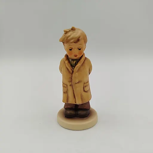 Фарфоровая статуэтка «Слишком застенчив, чтобы петь» M.I. Hummel, Goebel, Германия, 2003-2004