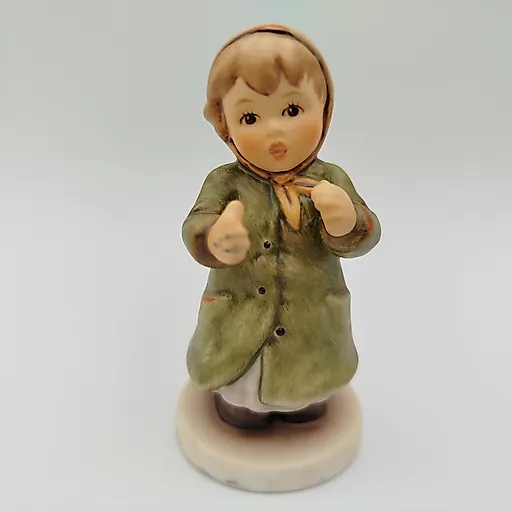 Фарфоровая статуэтка M.I. Hummel «Соблюдая ритм» Goebel, Германия, 2006-2007