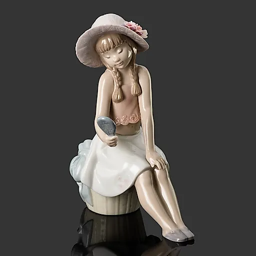 Фарфоровая статуэтка Lladro «Девочка с зеркальцем», Испания, 2005