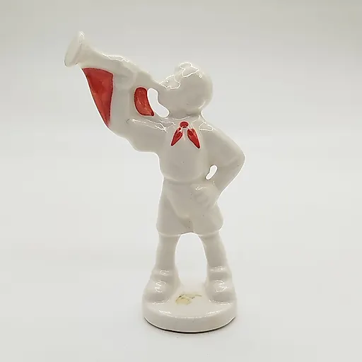 Фарфоровая статуэтка «Пионер-горнист», СССР, 1970-1990