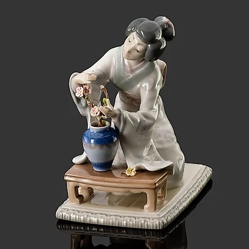Фарфоровая статуэтка «Японка с сакурой» Lladro, Испания, 1973-1998