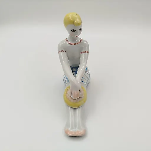 Фарфоровая статуэтка «Девушка с подсолнухом», автор В. И. Щербина, Барановский завод, СССР