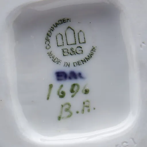 Фигурка "Петер - мальчик с яблоками" - View 3