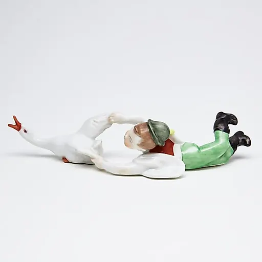 Нильс с гусем в руках - View 2