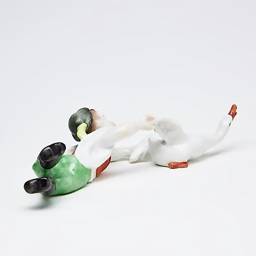 Нильс с гусем в руках - View 4