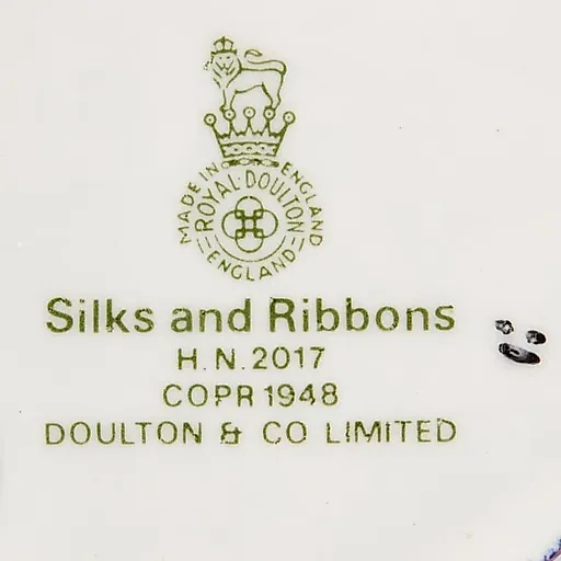 Статуэтка "Шелка и ленты" - View 3