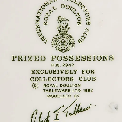 Статуэтка "За чтением" - View 3