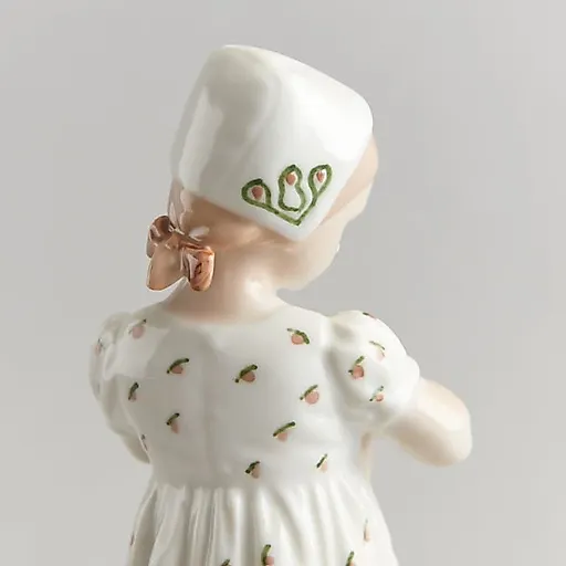 Статуэтка "Мари. Девочка с куклой" - View 5