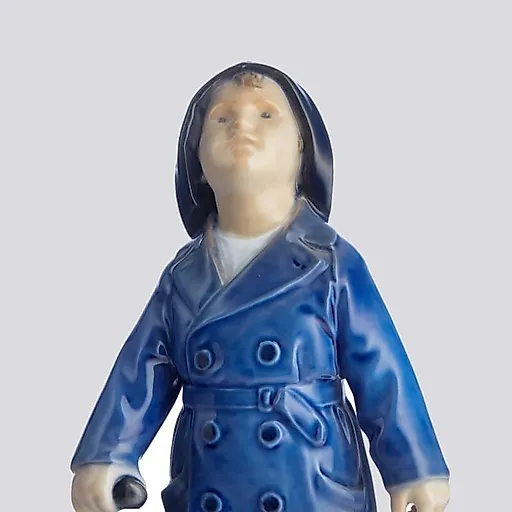 Мальчик с зонтиком - View 2