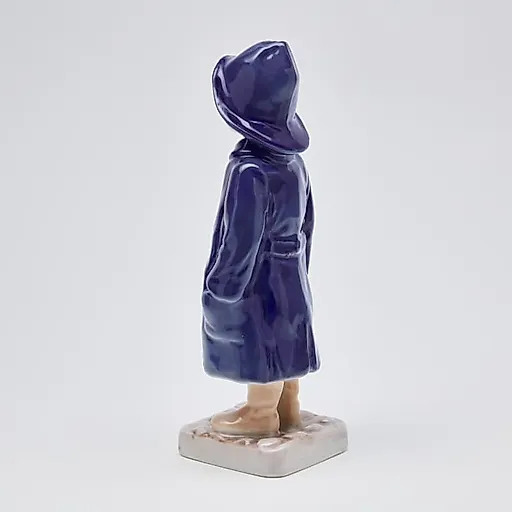 Мальчик в дождевике - View 7