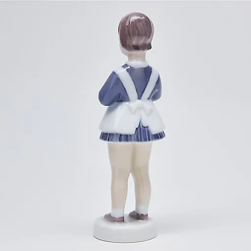 Девочка с мячом - View 4