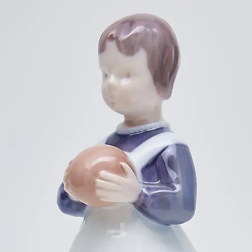 Девочка с мячом - View 6