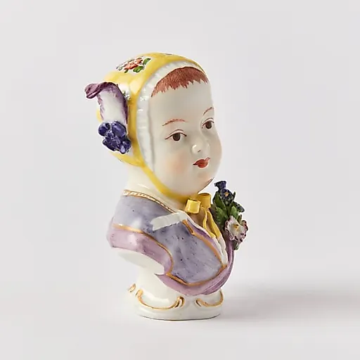 Фарфоровый бюст девочки - View 2