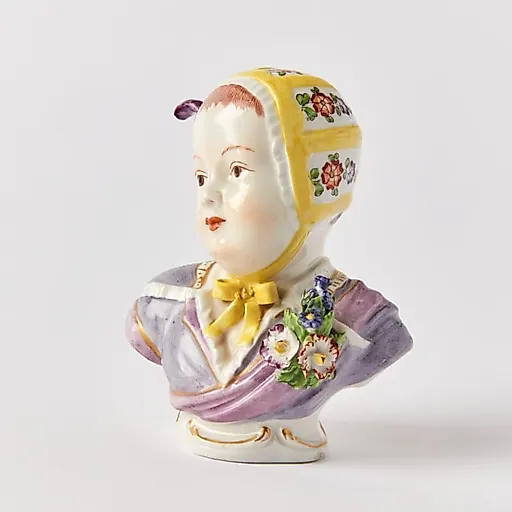 Фарфоровый бюст девочки - View 3