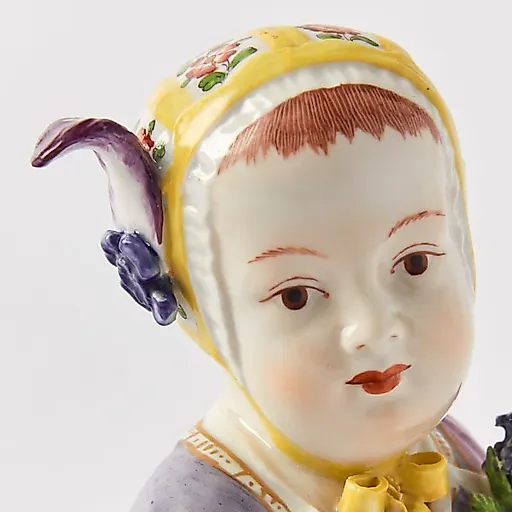 Фарфоровый бюст девочки - View 4