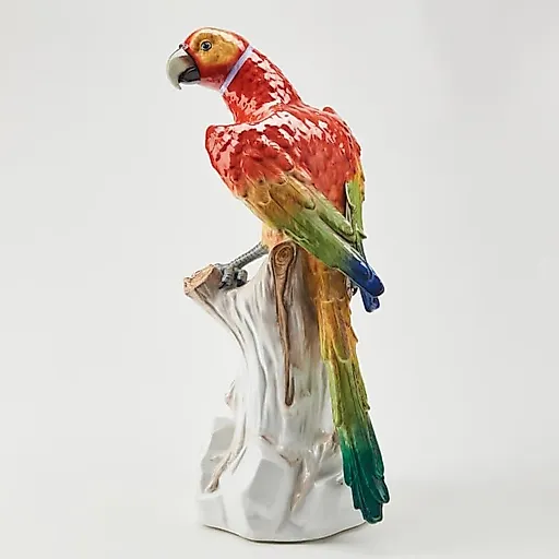 Попугай большой с красно-желтым оперением - View 3