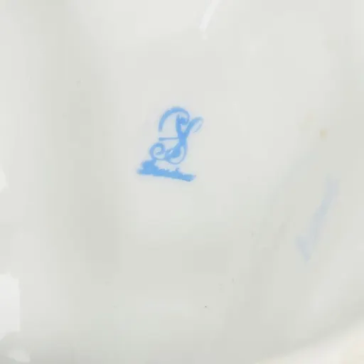 Попугай большой с красно-желтым оперением - View 8