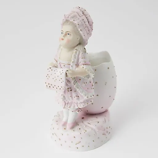 Девочка с яйцом - View 3