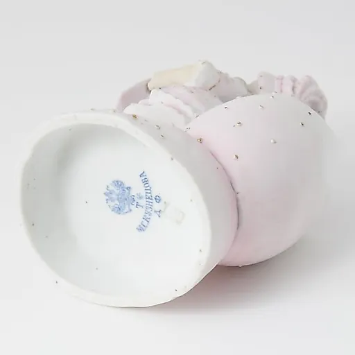 Девочка с яйцом - View 6