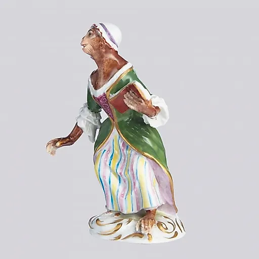 Обезьяна в зеленом платье с полосками - View 3