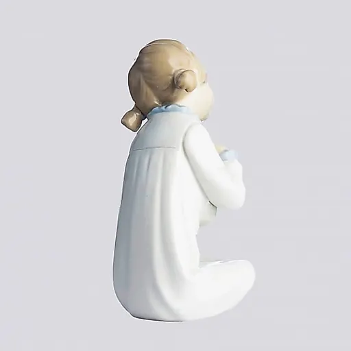 Девочка с куклой - View 3