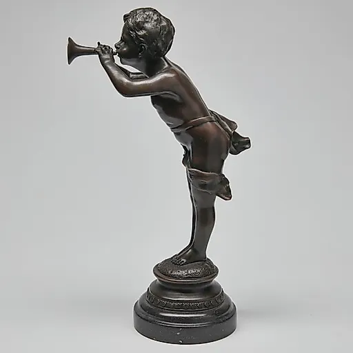 Мальчик играет на дудке - View 5