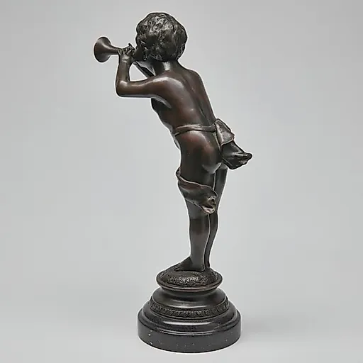 Мальчик играет на дудке - View 6