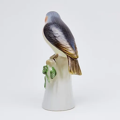 Птичка на пне с ягодками - View 5