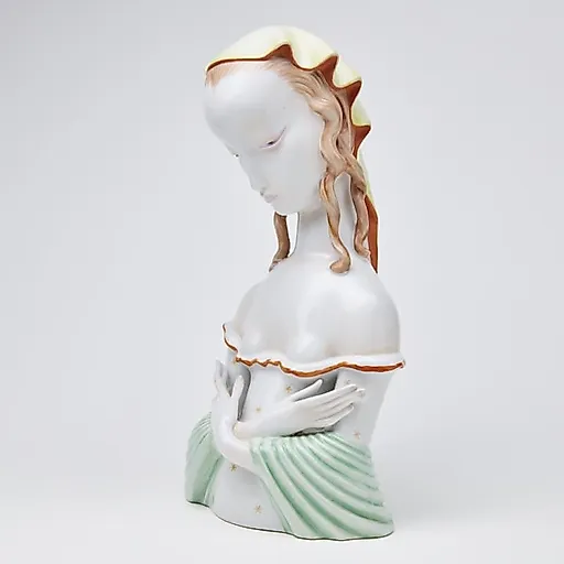 Девушка в молитве - View 2