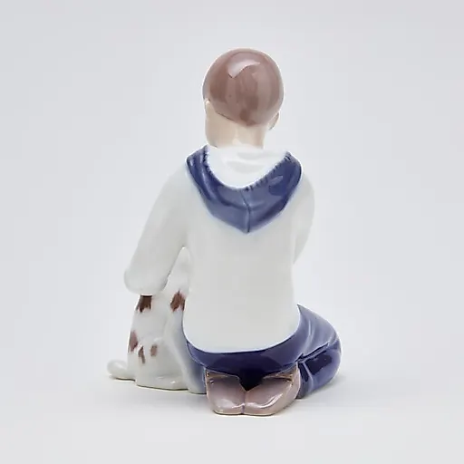 Фигурка "Мальчик моет собаку" - View 6