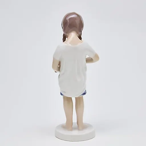 Фигурка "Девочка с котенком" - View 5