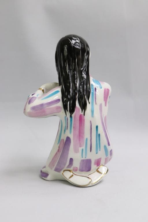 Узбечка, заплетающая косички - View 2