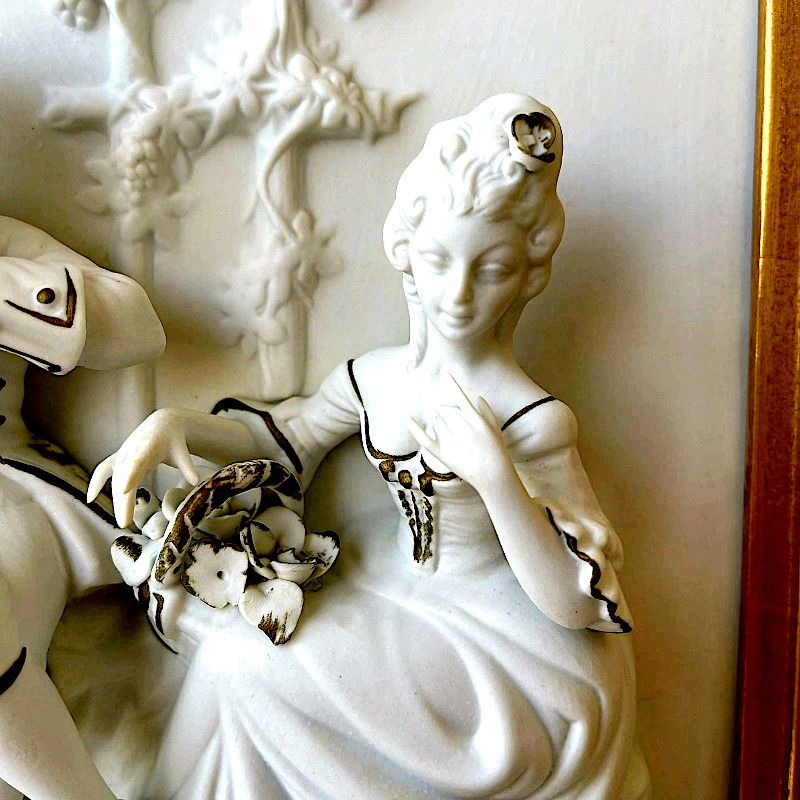 Бисквитная статуэтка, впитавшая в себя вековую историю