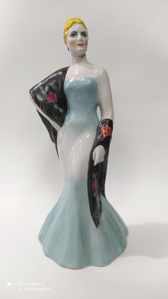 Оперная Певица Левко