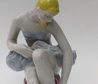 Скульптура Балерина Леночка на Пуфике