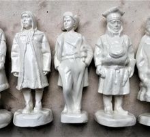 Фарфоровые статуэтки пять штук Народы России.