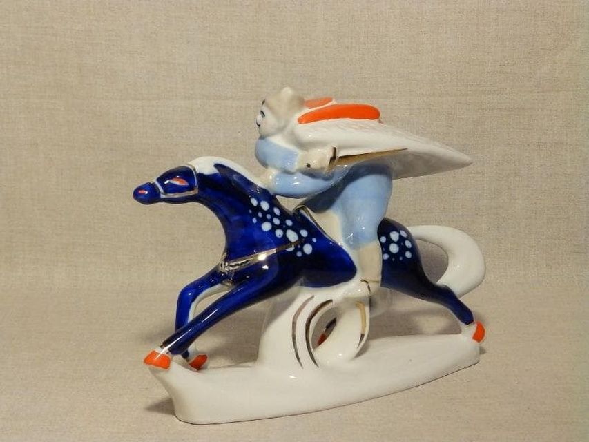 ЧАПАЕВ Красноармеец казак на коне Коростень 1960-е Трегубова Скульптура фарфор СССР