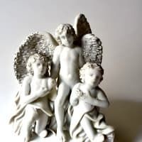 Фигурки ангелов из фарфора