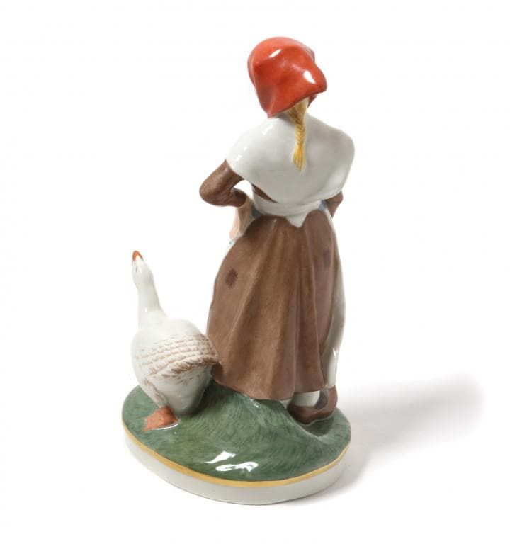 Девушка пасущая гуся - View 3