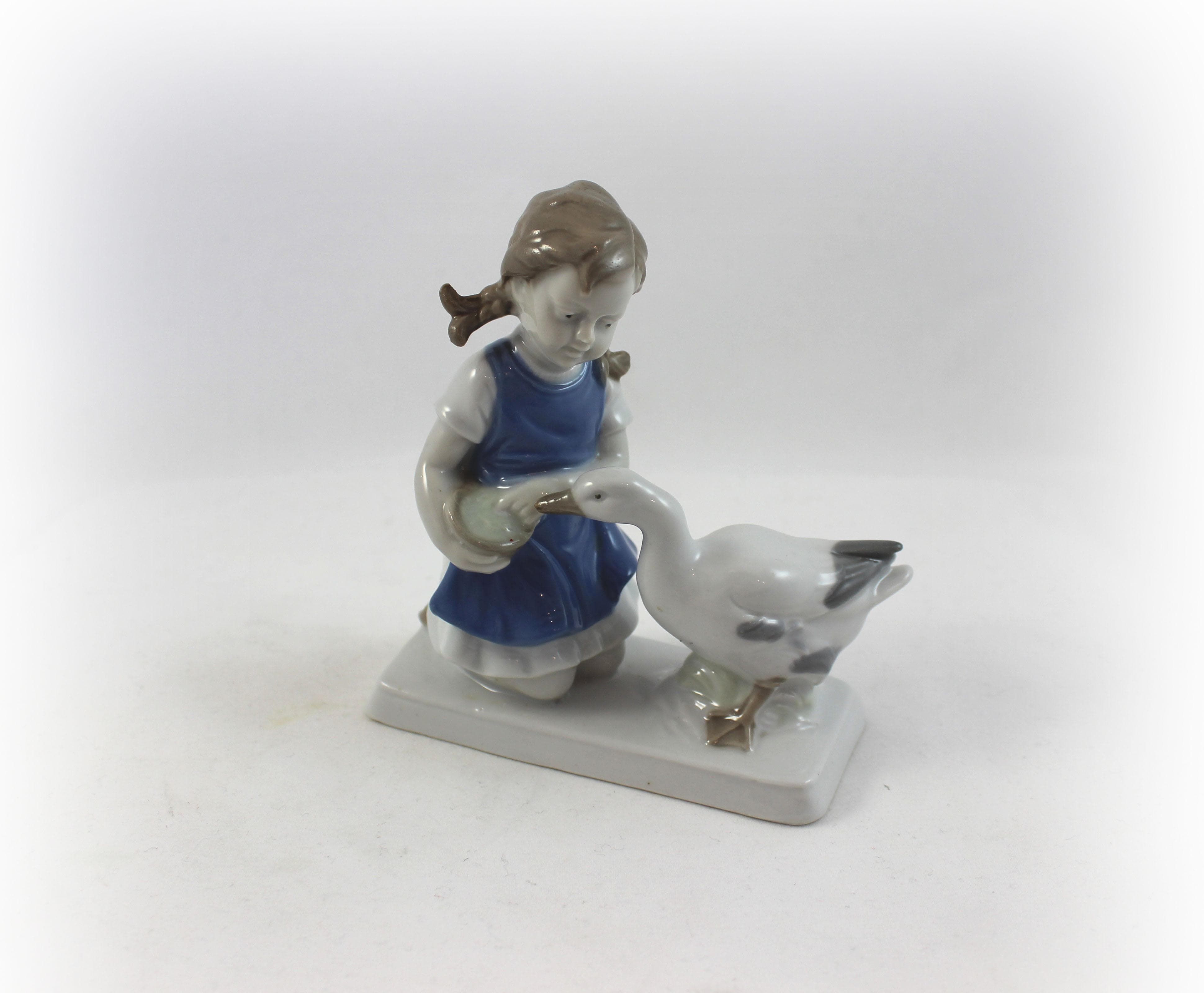 Девочка с гусем