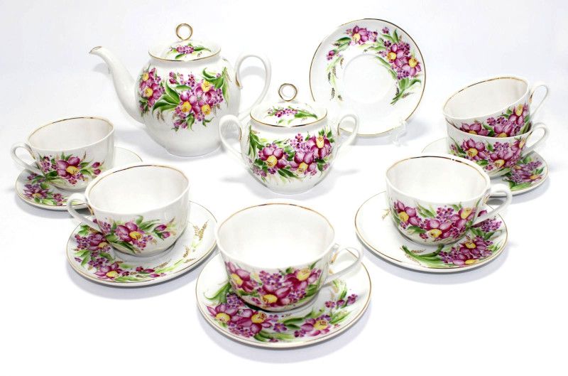 Фарфоровый сервиз Тюльпан с уникальным дизайном